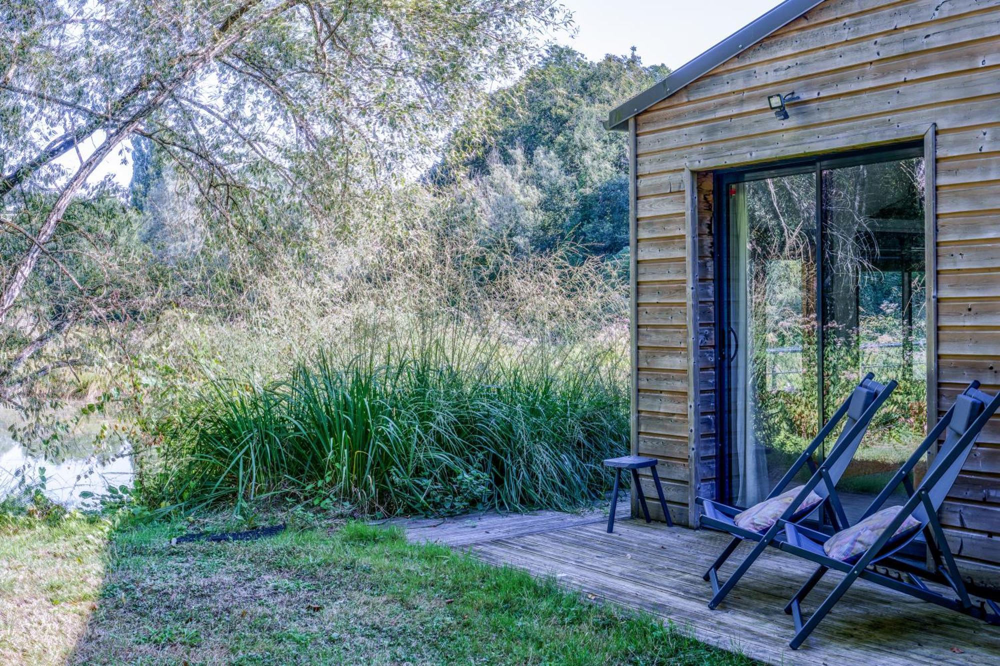 La Cabane Du Pont Du Douet Mazières-de-Touraine Exteriör bild